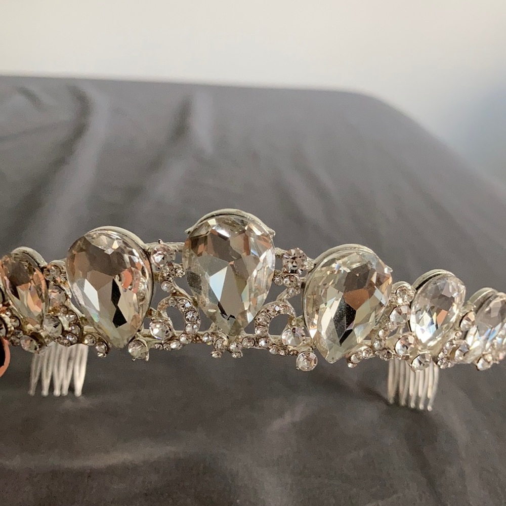 Silver Tiara brand new never worn